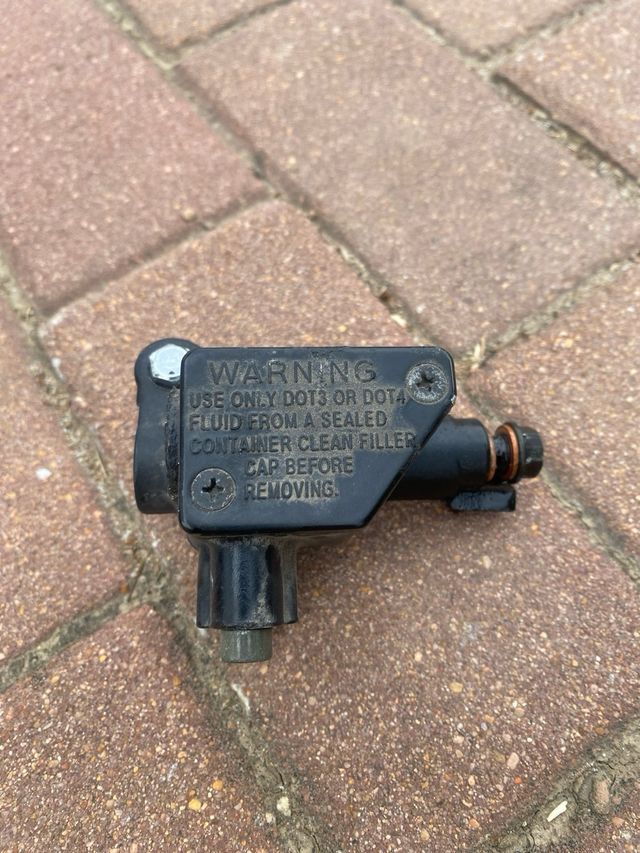 Bomba Freno Delantera Peugeot Tweet 125 2017a