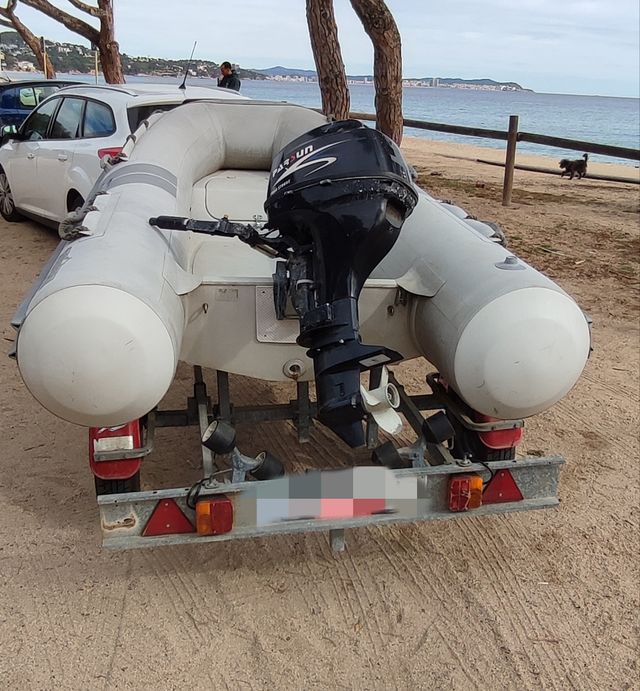 Barca neumática semirígida