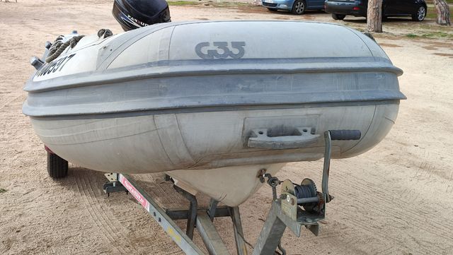 Barca neumática semirígida