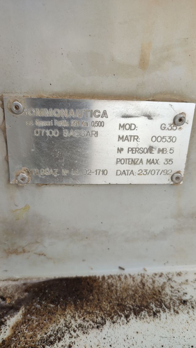 Barca neumática semirígida