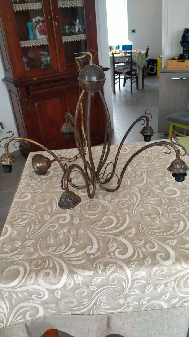 lampadario in Ferro battuto ottone