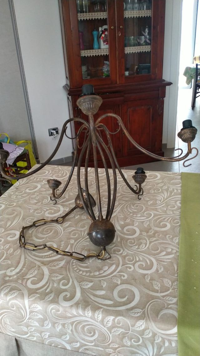 lampadario in Ferro battuto ottone