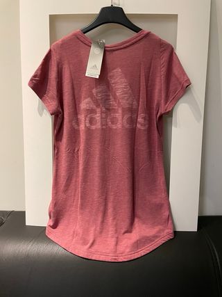 Nuova. Adidas - T shirt con stampa logo.