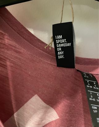 Nuova. Adidas - T shirt con stampa logo.