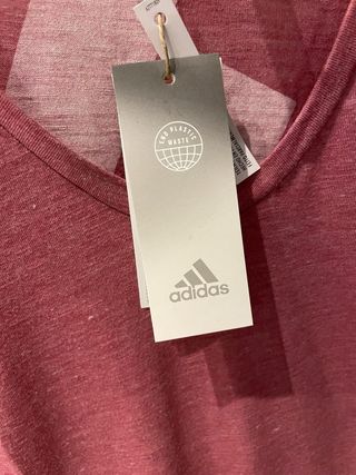 Nuova. Adidas - T shirt con stampa logo.
