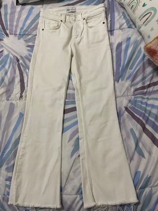 Pantalòn demin Zara blanco