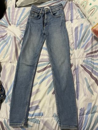 Pantalon pitillo Zara