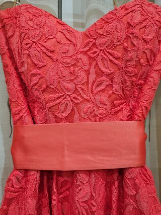 Vestido Encaje Palabra de Honor Rojo