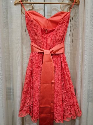 Vestido Encaje Palabra de Honor Rojo