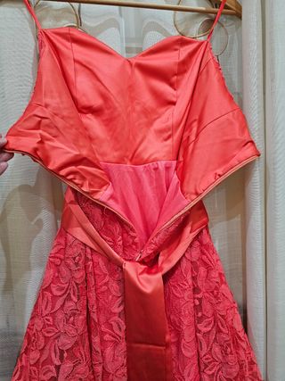 Vestido Encaje Palabra de Honor Rojo