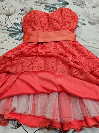 Vestido Encaje Palabra de Honor Rojo