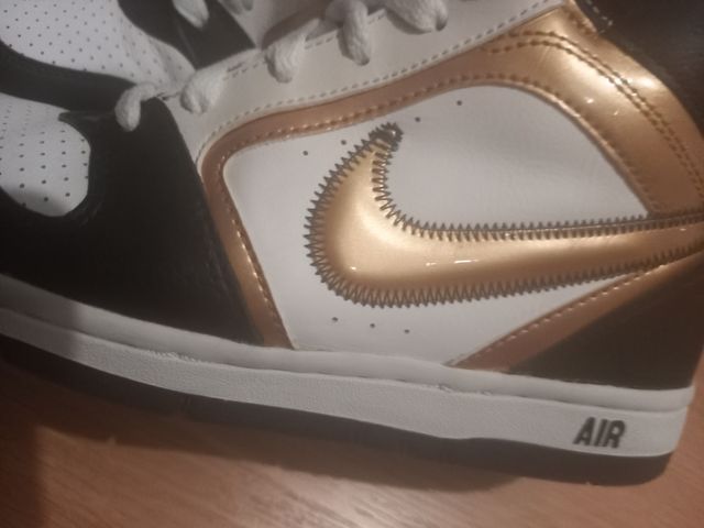 Deportivas Nike Air (precio original 120 e)