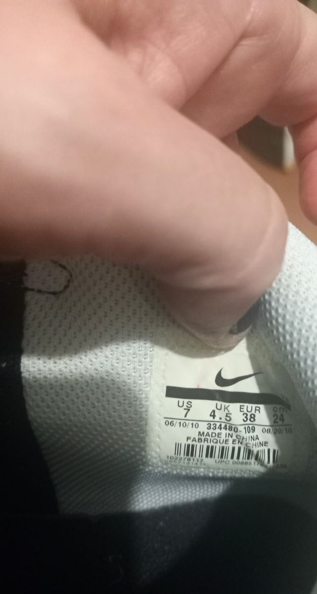 Deportivas Nike Air (precio original 120 e)