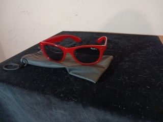 Gafas rojas para chico