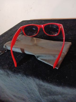 Gafas rojas para chico