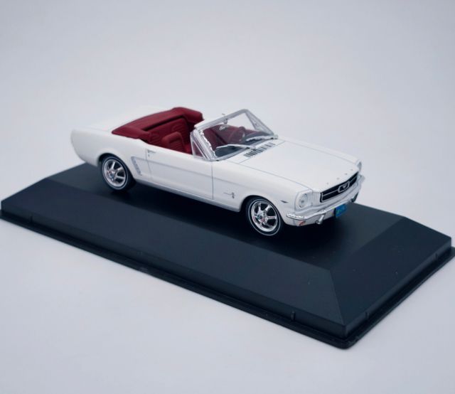 FORD MUSTANG CONVERTIBLE (1964-1/2) 1/43