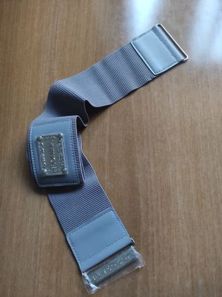Cintura elastica.