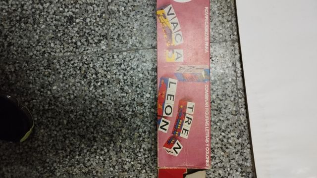 Juguete antiguo cubos