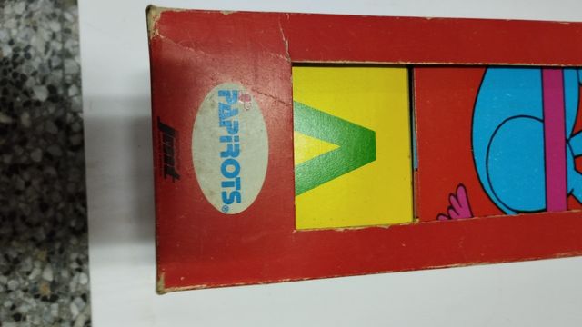 Juguete antiguo cubos