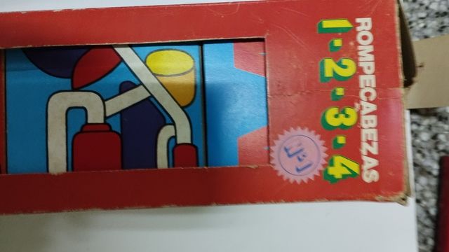 Juguete antiguo cubos