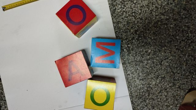 Juguete antiguo cubos