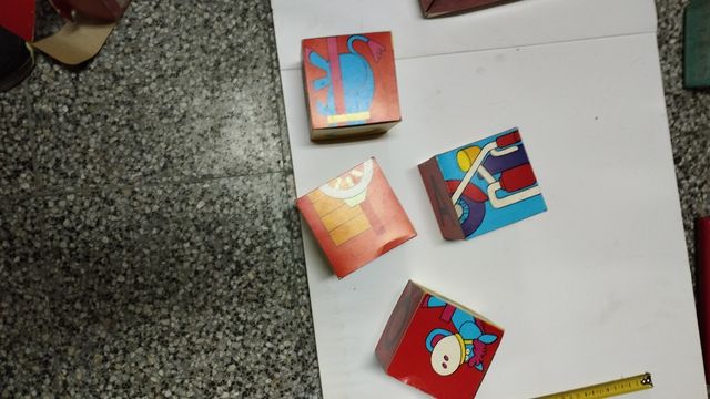 Juguete antiguo cubos
