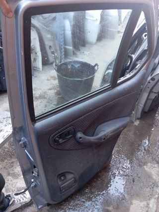Puerta trasera derecha tata indica 