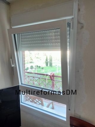 MONTADOR DE PUERTAS Y VENTANAS  fontanería