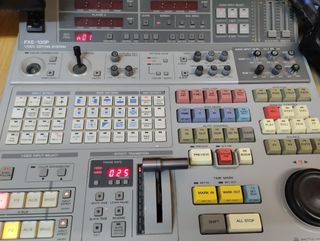 Controladora de edición y mesa de efectos digital