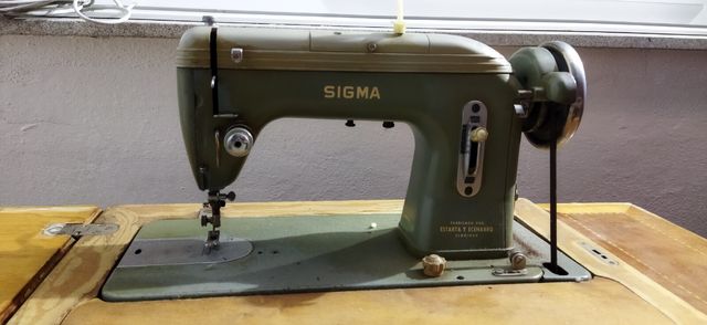 Maquina de coser Sigma 1971