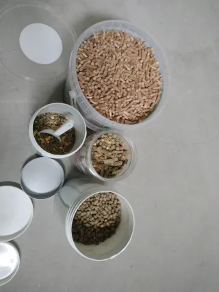 Jaula para conejo o cobaya.