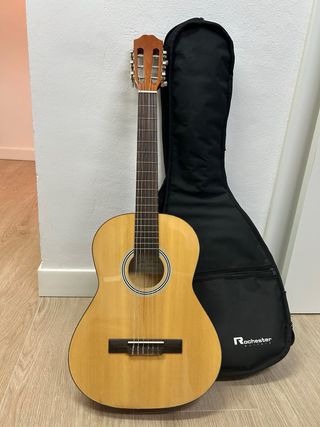 Guitarra española y funda Jose torres