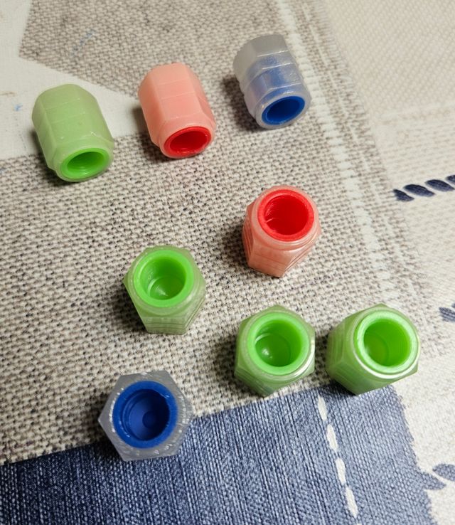 TAPONES LUMINOSOS PARA NEUMATICOS