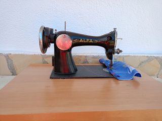 Máquina de coser 🧵🪡 Alfa