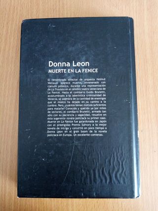 3 libros X 5 €. 2 € unidad.