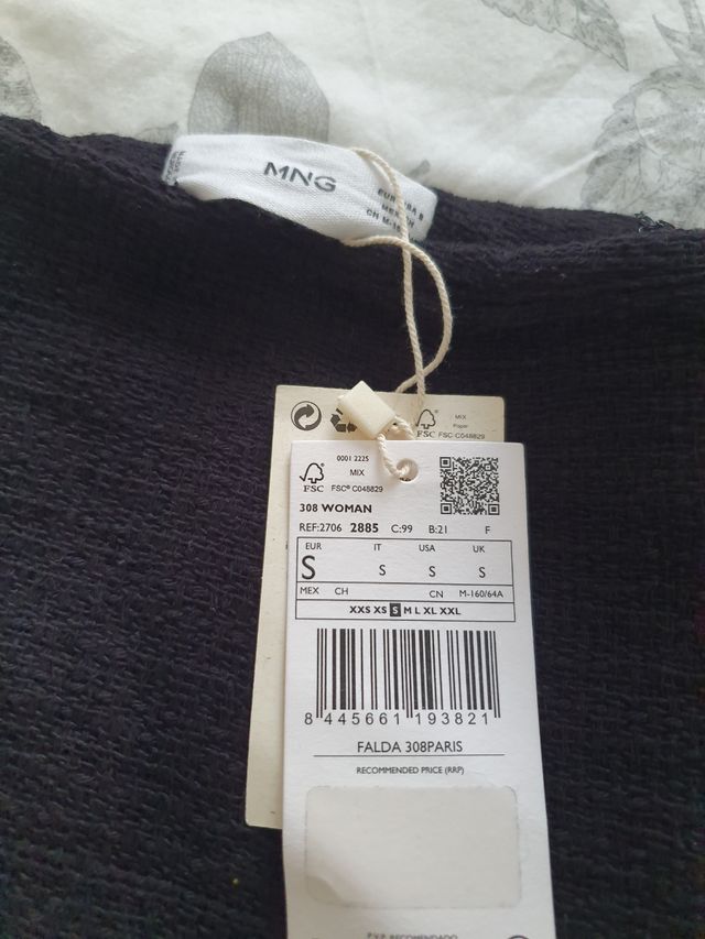 Falda sin estrenar