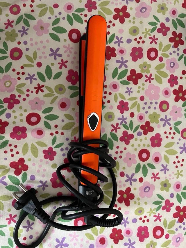 Plancha de pelo JATA