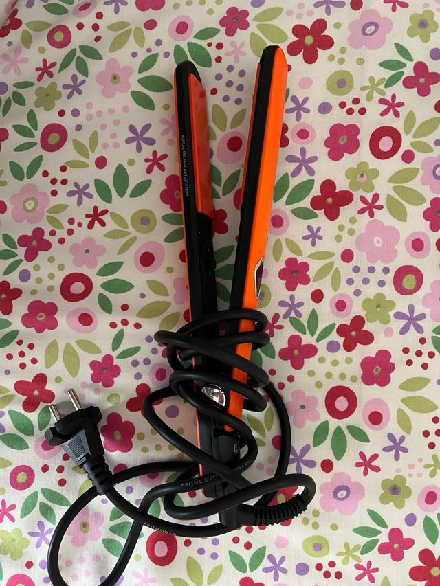 Plancha de pelo JATA