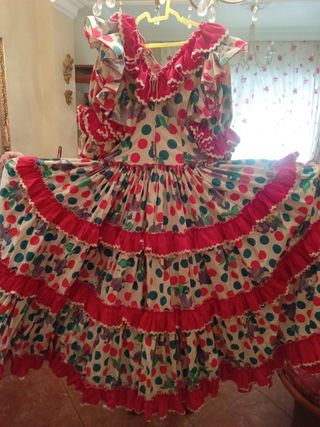Trajes🐴 flamenca lunar y lirios- tienda revuelo