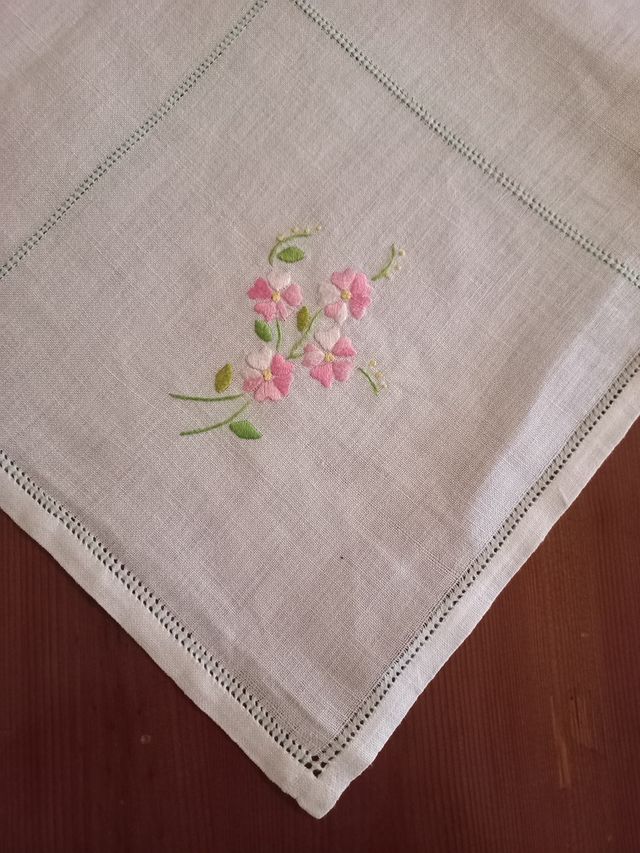 Tovaglia vintage ricamata + 8 tovaglioli