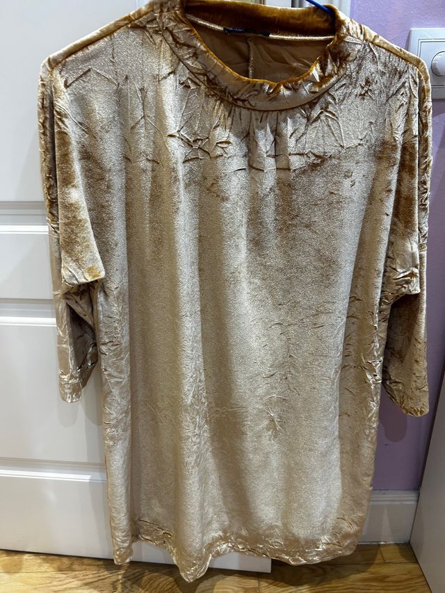 vestido dorado terciopelo
