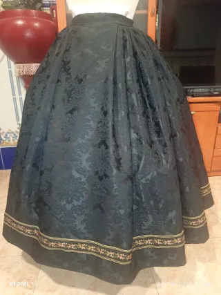 Falda damasco negro a medida