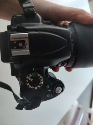 Camara nikon d5000 + objetivo Tamron+ funda
