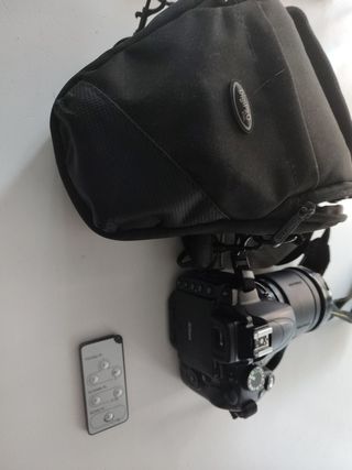 Camara nikon d5000 + objetivo Tamron+ funda