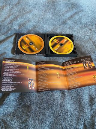 Los Éxitos del año 2002 3CDs+DVD