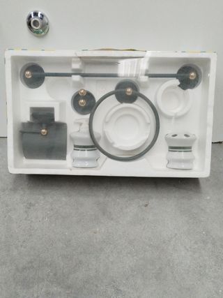 Juego seis accesorios de baño verde dorado