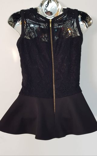 Blusa Negra en top.