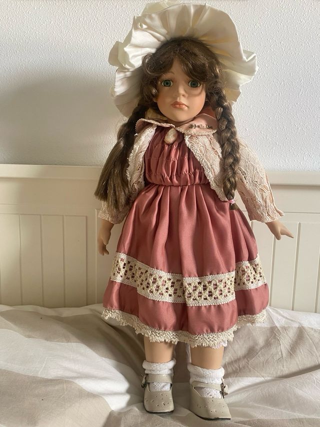 Muñeca porcelana