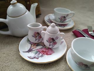 Mini juego de Té en cesta de mimbre