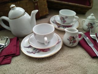 Mini juego de Té en cesta de mimbre